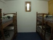 4 beds room